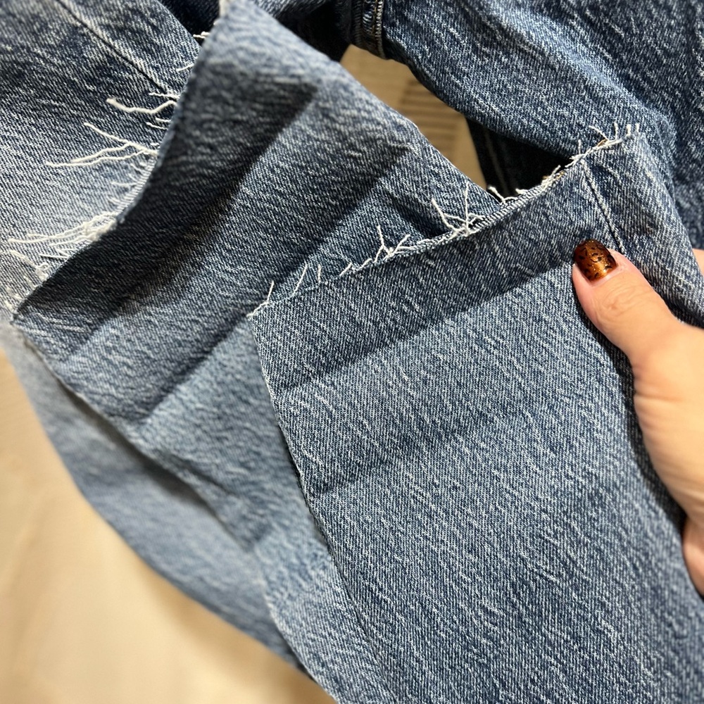Levi's - Picture 7 of 7